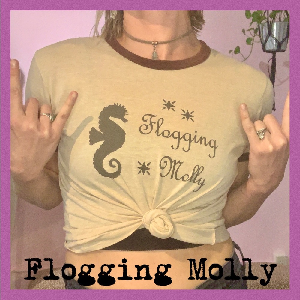 *Vintage* Flogging Molly band tee ~ M/L
